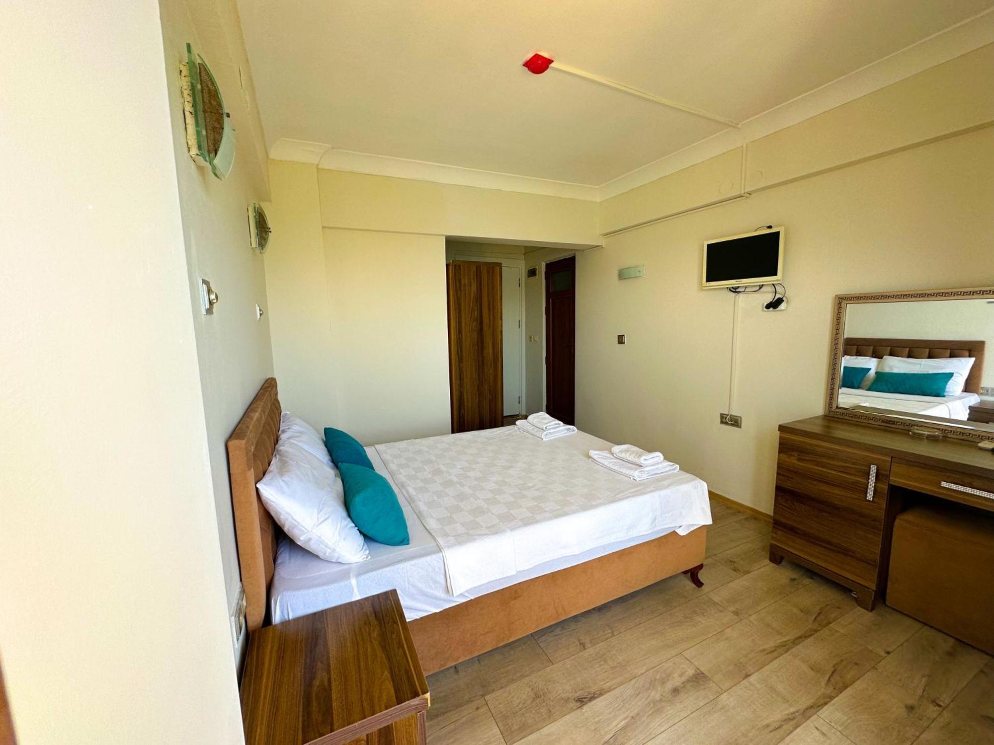 Reis Beach Hotel Marmaris Exteriör bild